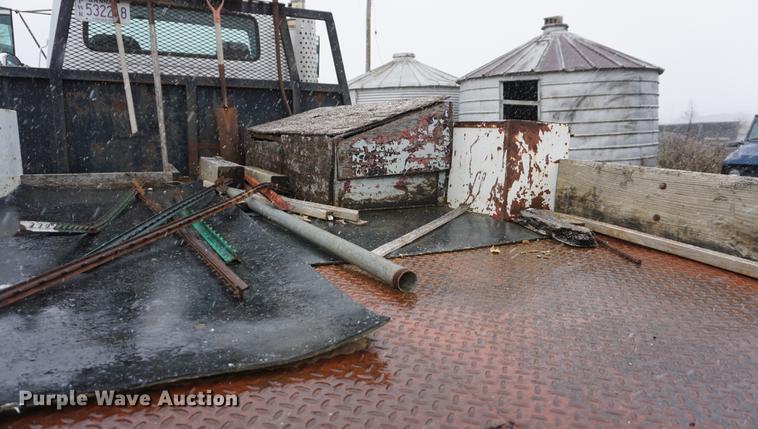 image for item DF1596 1993 Ford L9000 flatbed truck