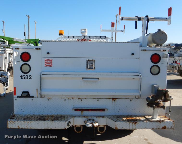 image for item DF1630 2009 Chevrolet Silverado 3500HD utility bed pickup truck
