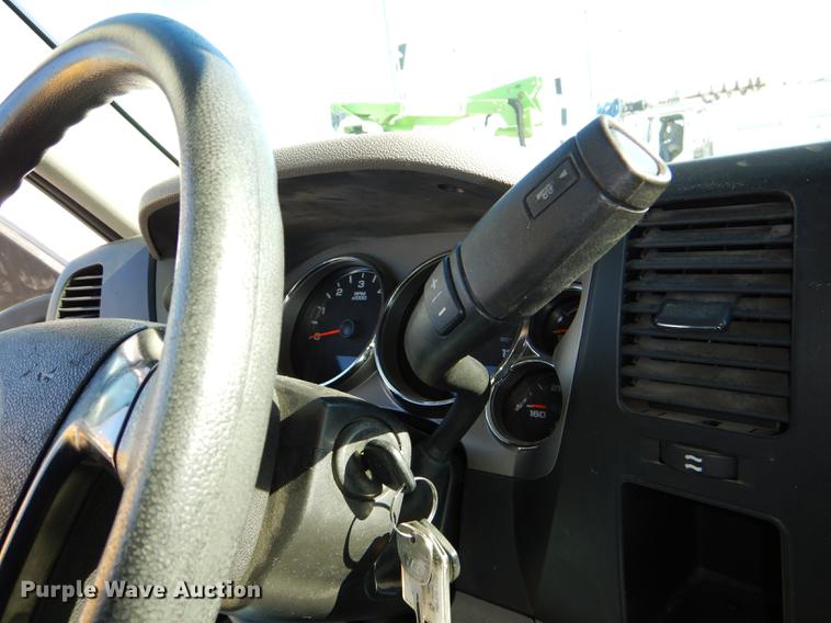 image for item DF1630 2009 Chevrolet Silverado 3500HD utility bed pickup truck