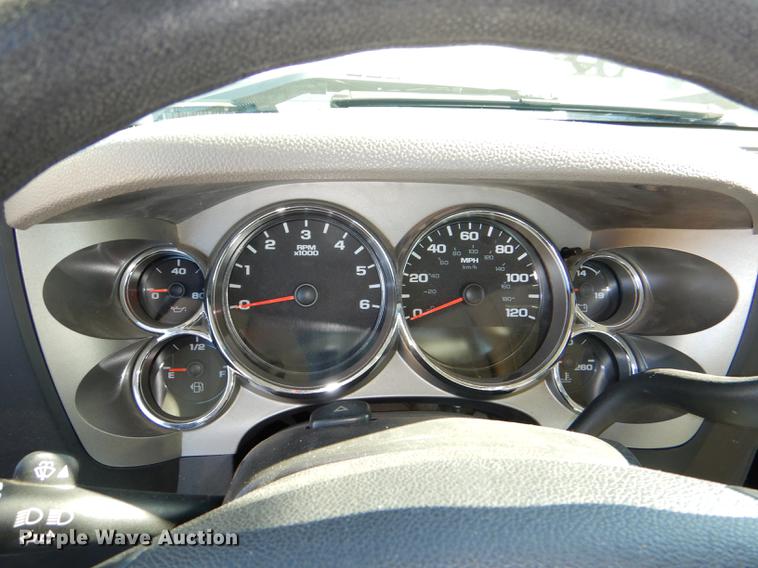 image for item DF1630 2009 Chevrolet Silverado 3500HD utility bed pickup truck