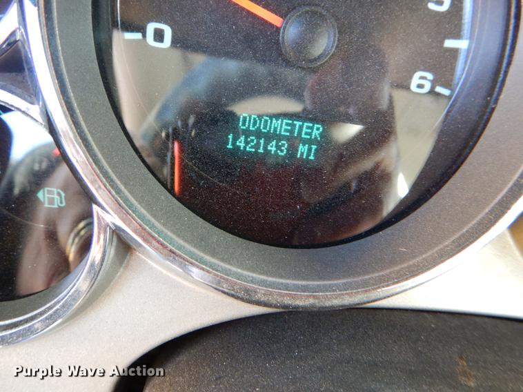 image for item DF1630 2009 Chevrolet Silverado 3500HD utility bed pickup truck