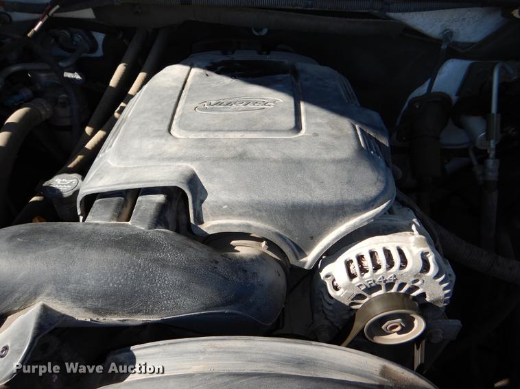 image for item DF1630 2009 Chevrolet Silverado 3500HD utility bed pickup truck