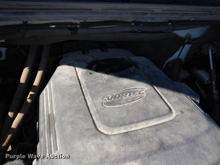 image for item DF1630 2009 Chevrolet Silverado 3500HD utility bed pickup truck