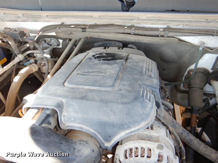 image for item DF1630 2009 Chevrolet Silverado 3500HD utility bed pickup truck