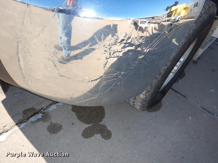 image for item DF1630 2009 Chevrolet Silverado 3500HD utility bed pickup truck