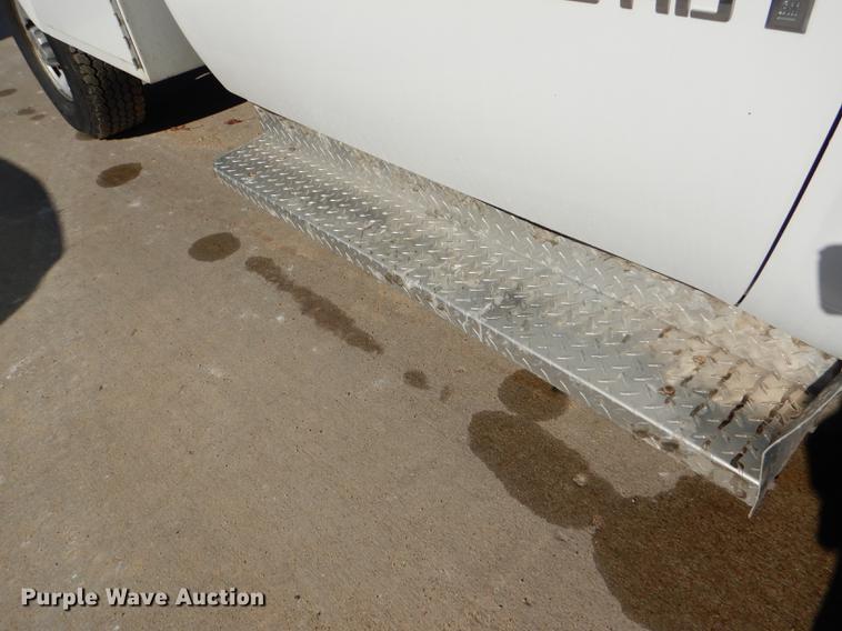 image for item DF1630 2009 Chevrolet Silverado 3500HD utility bed pickup truck