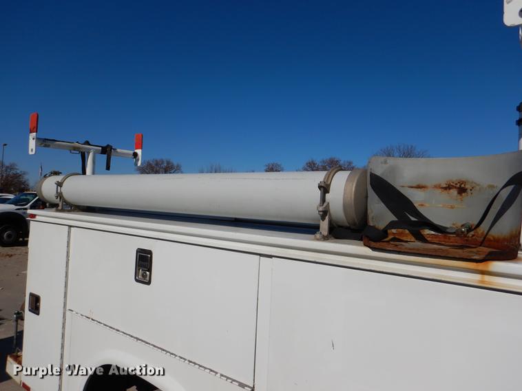 image for item DF1630 2009 Chevrolet Silverado 3500HD utility bed pickup truck