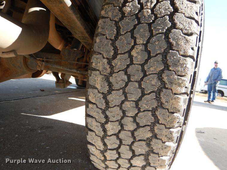 image for item DF1630 2009 Chevrolet Silverado 3500HD utility bed pickup truck