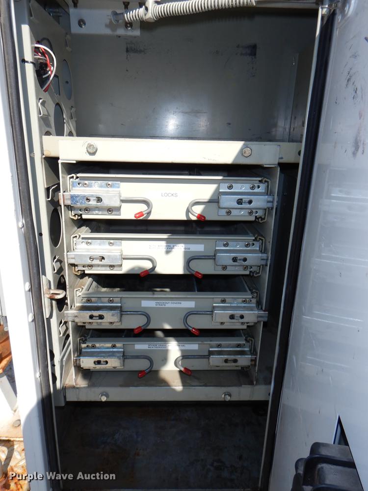 image for item DF1630 2009 Chevrolet Silverado 3500HD utility bed pickup truck