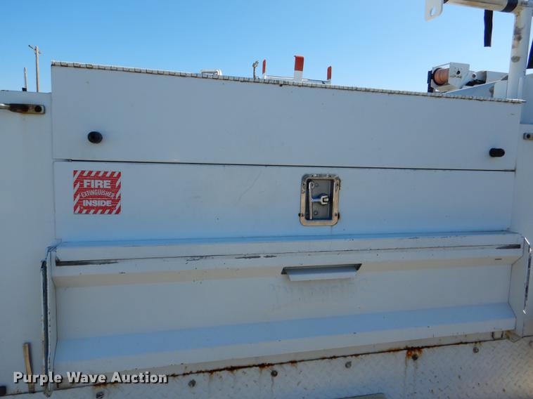 image for item DF1630 2009 Chevrolet Silverado 3500HD utility bed pickup truck