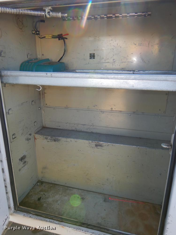 image for item DF1630 2009 Chevrolet Silverado 3500HD utility bed pickup truck