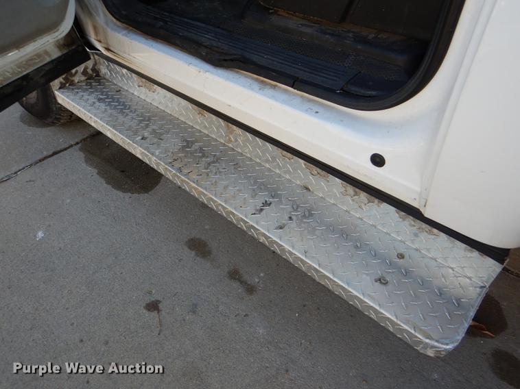 image for item DF1630 2009 Chevrolet Silverado 3500HD utility bed pickup truck