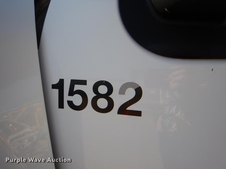 image for item DF1630 2009 Chevrolet Silverado 3500HD utility bed pickup truck