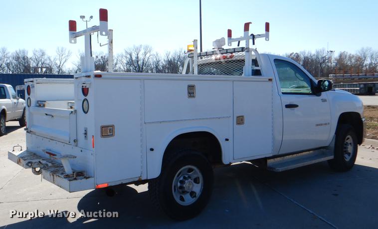 image for item DF1961 2009 Chevrolet Silverado 3500HD utility bed pickup truck