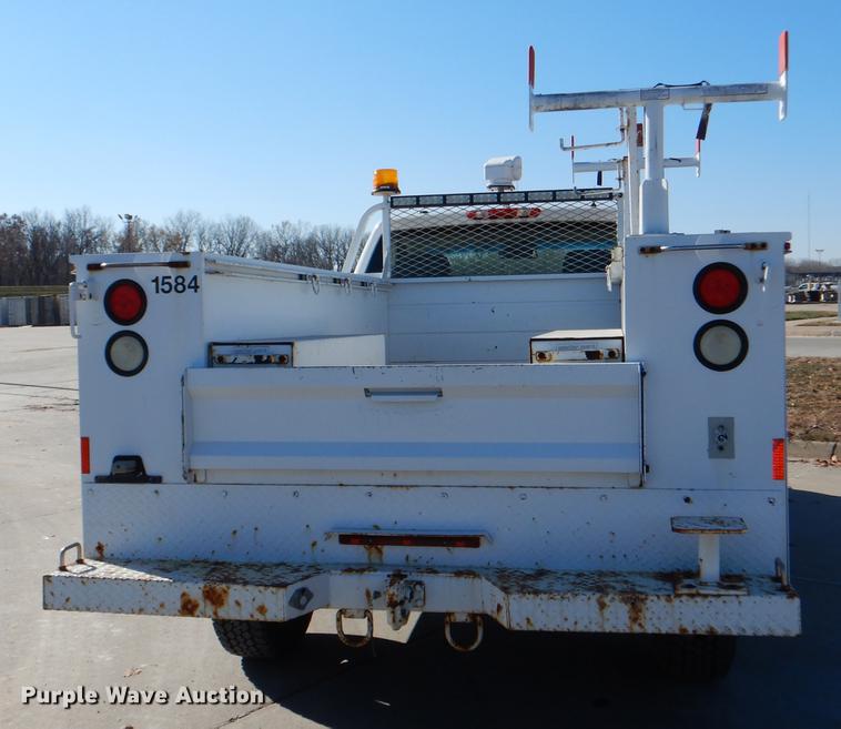 image for item DF1961 2009 Chevrolet Silverado 3500HD utility bed pickup truck