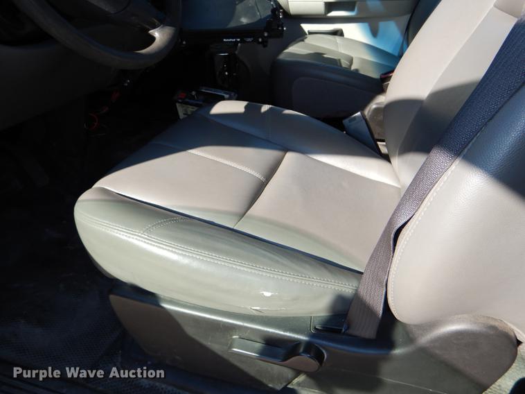 image for item DF1961 2009 Chevrolet Silverado 3500HD utility bed pickup truck