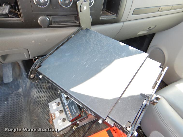 image for item DF1961 2009 Chevrolet Silverado 3500HD utility bed pickup truck