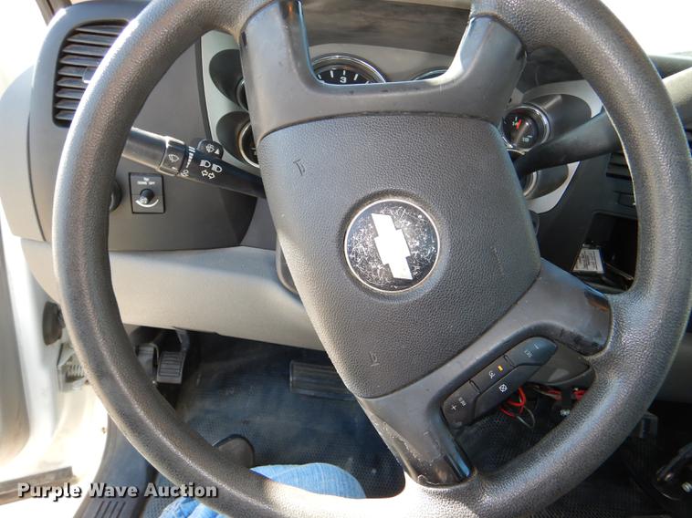 image for item DF1961 2009 Chevrolet Silverado 3500HD utility bed pickup truck