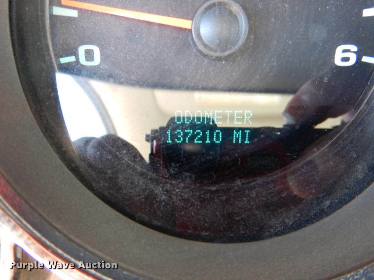 image for item DF1961 2009 Chevrolet Silverado 3500HD utility bed pickup truck