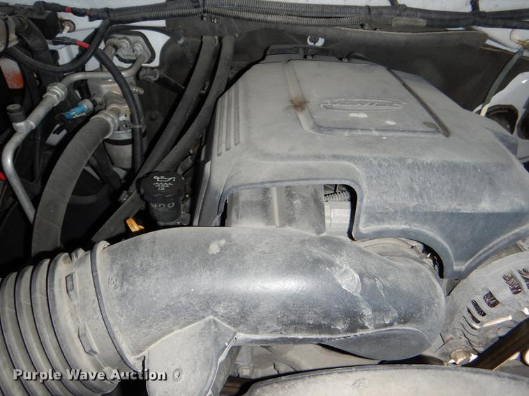 image for item DF1961 2009 Chevrolet Silverado 3500HD utility bed pickup truck