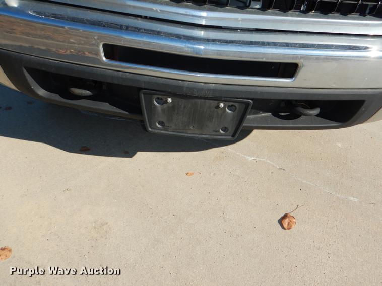 image for item DF1961 2009 Chevrolet Silverado 3500HD utility bed pickup truck