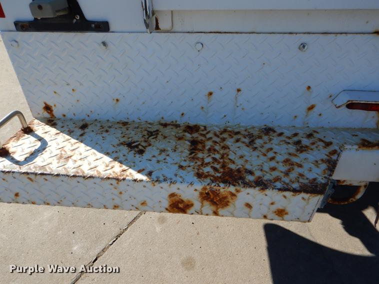 image for item DF1961 2009 Chevrolet Silverado 3500HD utility bed pickup truck