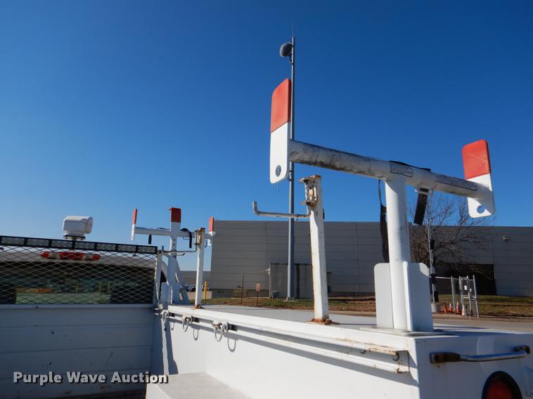 image for item DF1961 2009 Chevrolet Silverado 3500HD utility bed pickup truck