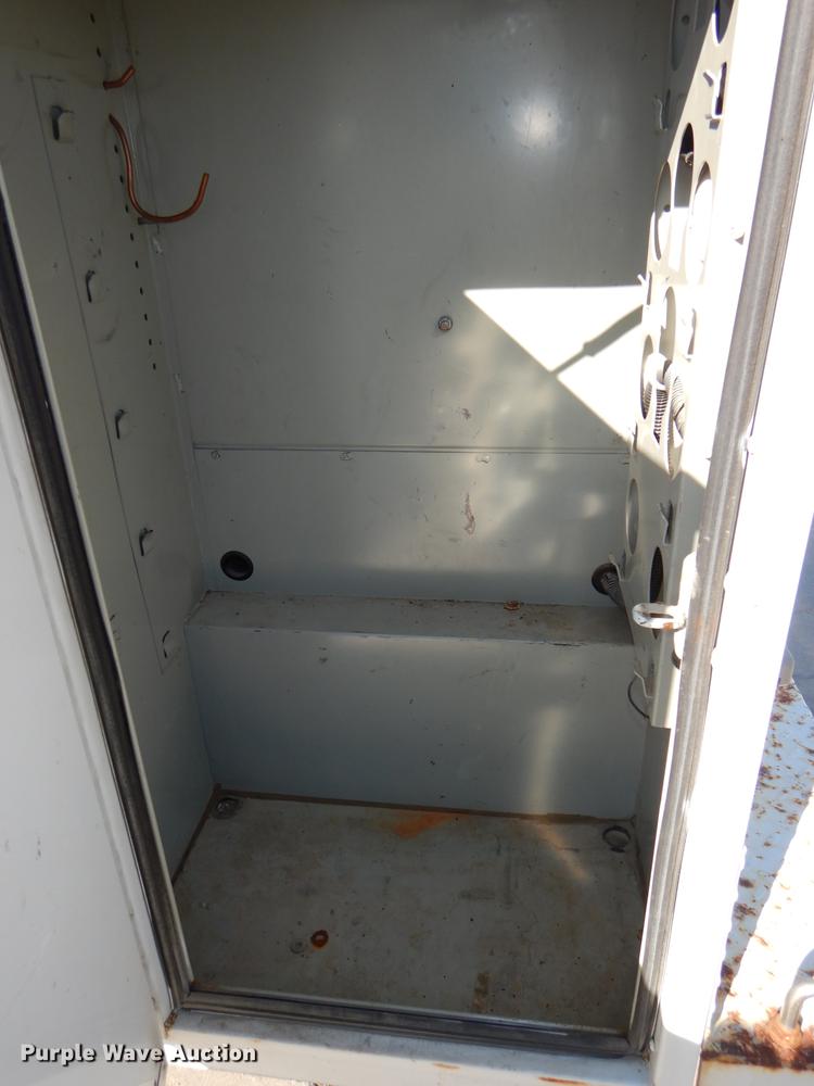 image for item DF1961 2009 Chevrolet Silverado 3500HD utility bed pickup truck