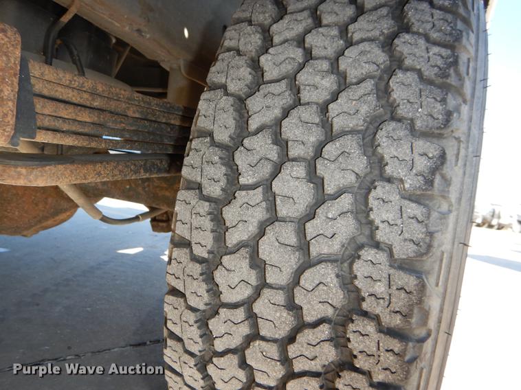 image for item DF1961 2009 Chevrolet Silverado 3500HD utility bed pickup truck