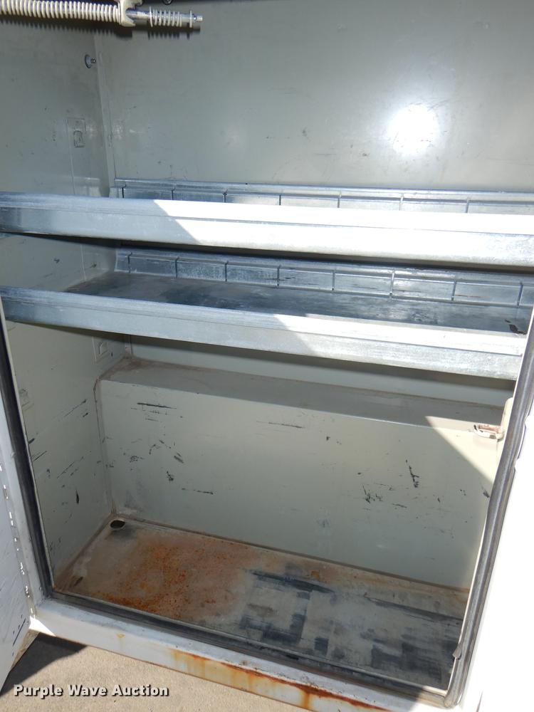 image for item DF1961 2009 Chevrolet Silverado 3500HD utility bed pickup truck