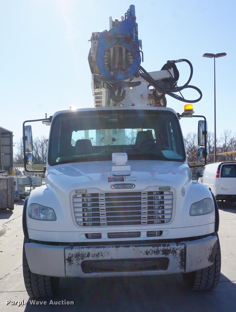 image for item DF1968 2010 Freightliner Business Class M2 digger derrick truck