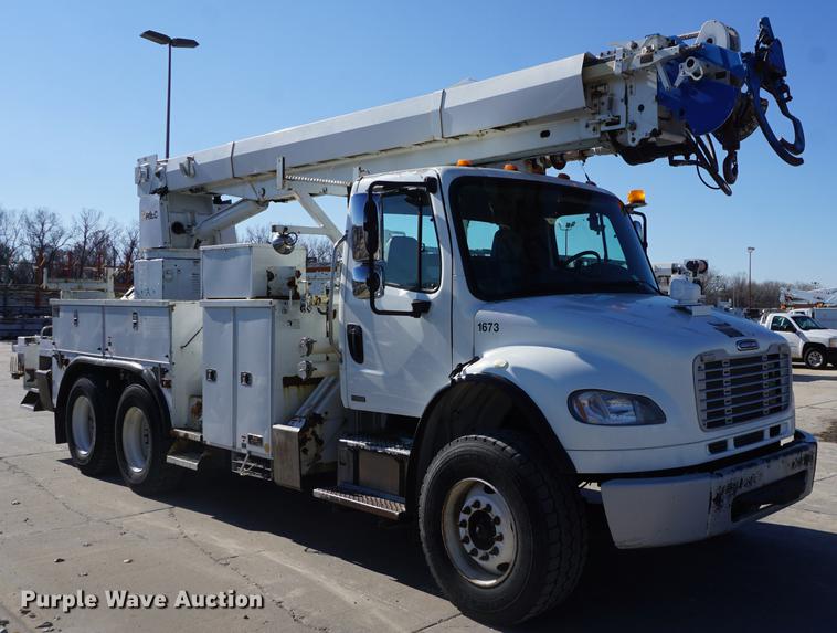 image for item DF1968 2010 Freightliner Business Class M2 digger derrick truck