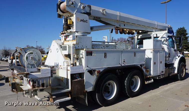 image for item DF1968 2010 Freightliner Business Class M2 digger derrick truck