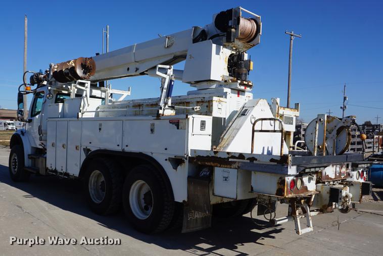 image for item DF1968 2010 Freightliner Business Class M2 digger derrick truck