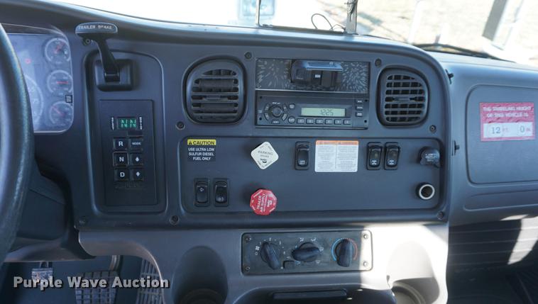 image for item DF1968 2010 Freightliner Business Class M2 digger derrick truck