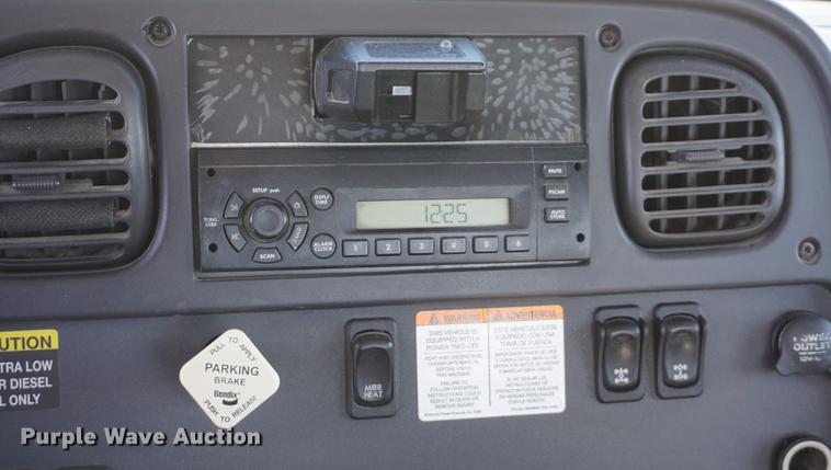 image for item DF1968 2010 Freightliner Business Class M2 digger derrick truck