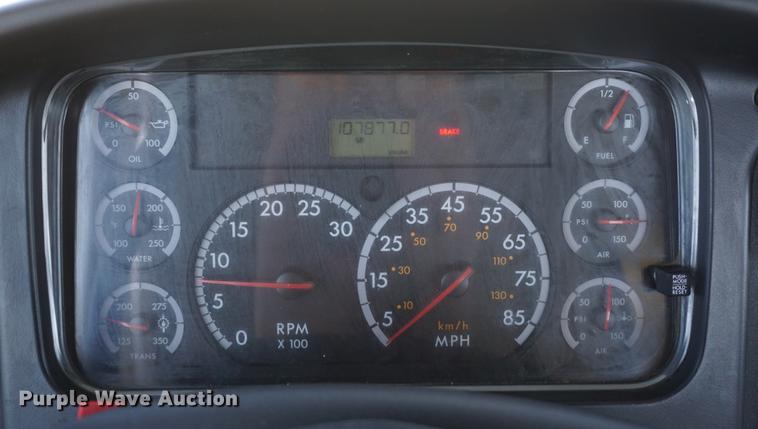 image for item DF1968 2010 Freightliner Business Class M2 digger derrick truck