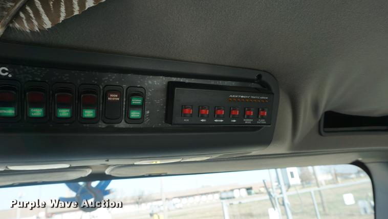 image for item DF1968 2010 Freightliner Business Class M2 digger derrick truck