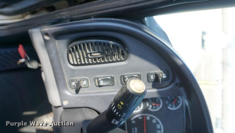 image for item DF1968 2010 Freightliner Business Class M2 digger derrick truck