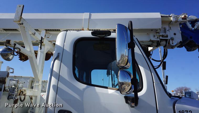 image for item DF1968 2010 Freightliner Business Class M2 digger derrick truck