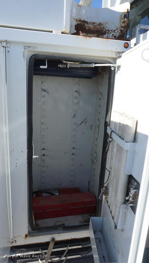 image for item DF1968 2010 Freightliner Business Class M2 digger derrick truck