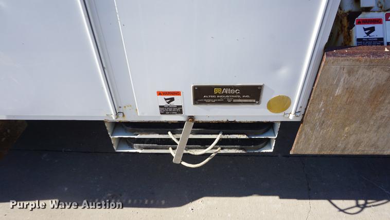 image for item DF1968 2010 Freightliner Business Class M2 digger derrick truck