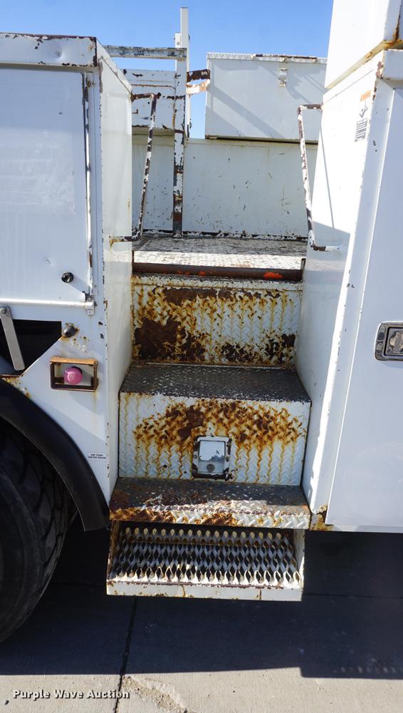 image for item DF1968 2010 Freightliner Business Class M2 digger derrick truck