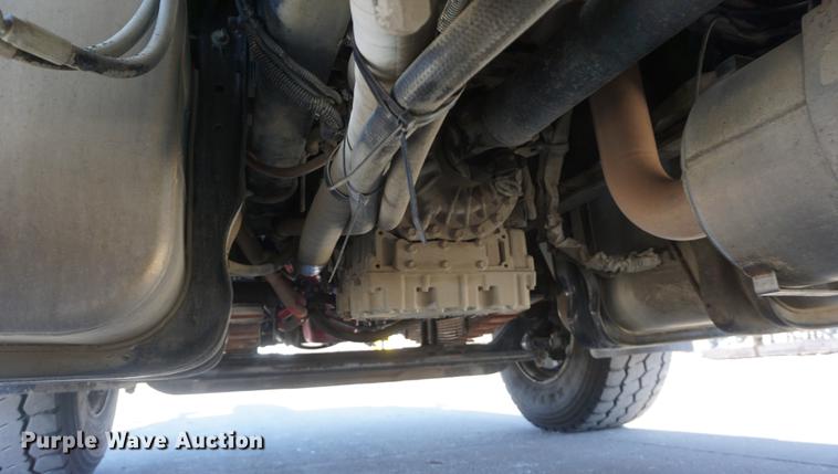 image for item DF1968 2010 Freightliner Business Class M2 digger derrick truck