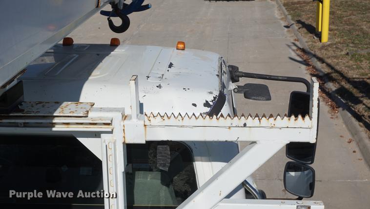 image for item DF1968 2010 Freightliner Business Class M2 digger derrick truck