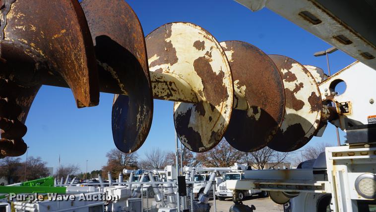 image for item DF1968 2010 Freightliner Business Class M2 digger derrick truck