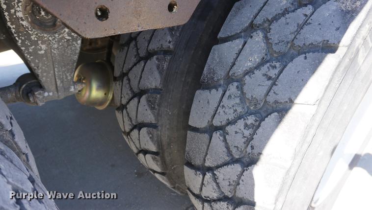 image for item DF1968 2010 Freightliner Business Class M2 digger derrick truck