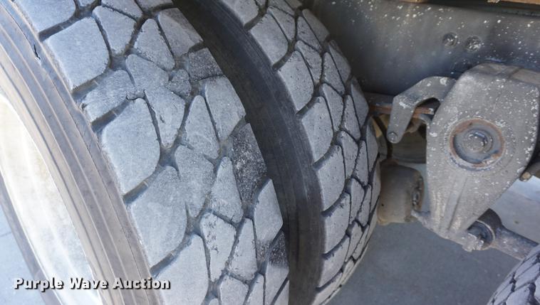 image for item DF1968 2010 Freightliner Business Class M2 digger derrick truck