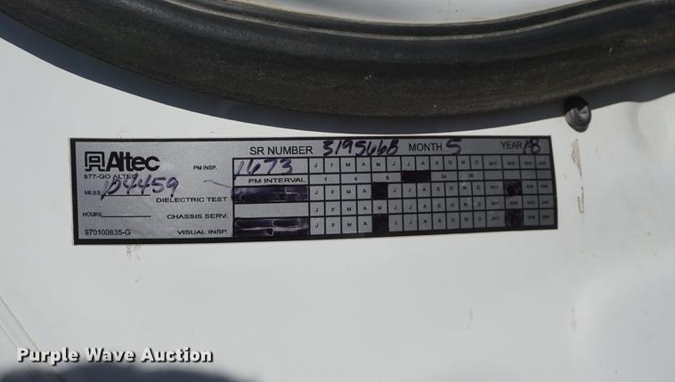 image for item DF1968 2010 Freightliner Business Class M2 digger derrick truck