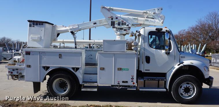 image for item DF1969 2010 Freightliner Business Class M2 bucket truck